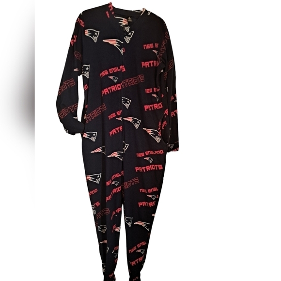 New England Patriots NFL Team Apparel Unisex Adult ONESIE footed GRIP Pajamas LG - Picture 3 of 7